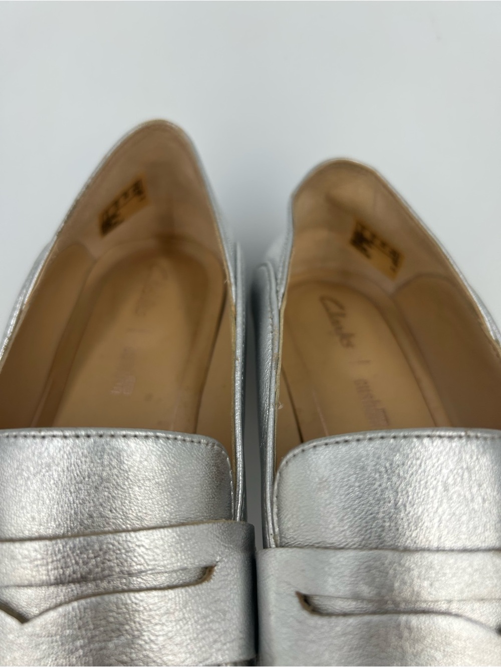⁠Clarks Silver Metallic Leather Cushion Plus Penny Loafers Size 7.5⁠ - Picture 9 of 14